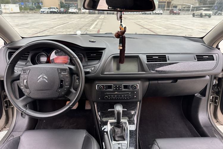 Used Citroen C5 2014 2.0L Automatic Luxury Edition Interior 3