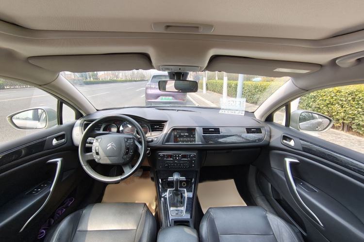 Used Citroen C5 2014 2.0L Automatic Luxury Edition Interior 3