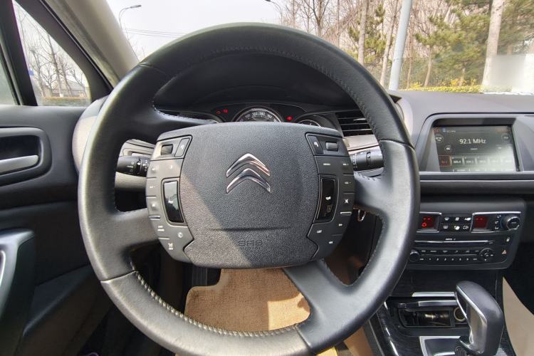 Used Citroen C5 2014 2.0L Automatic Luxury Edition Interior 4