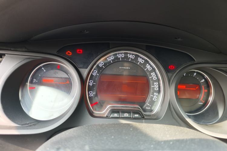 Used Citroen C5 2014 2.0L Automatic Luxury Edition Interior 8
