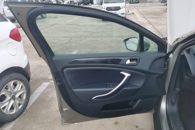 Used Citroen C5 2014 2.0L Automatic Luxury Edition Left Front Door Interior