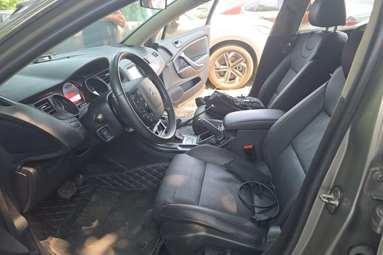 Used Citroen C5 2014 1.6T Automatic Luxury Model Left Front Seat
