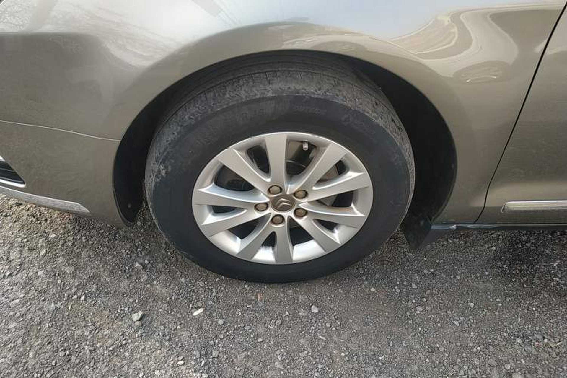 Used Citroen C5 2014 2.0L Automatic Luxury Edition Left Front Wheel Hub