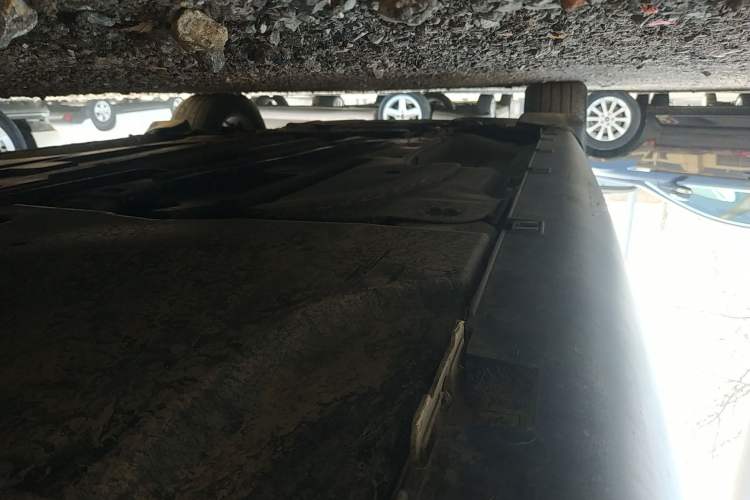 Used Citroen C5 2014 2.0L Automatic Luxury Edition Left Side Sill