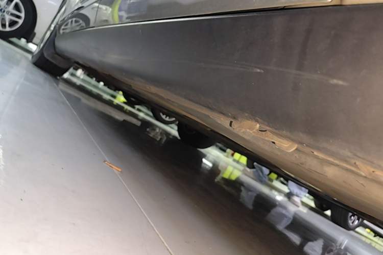 Used Citroen C5 2014 1.6T Automatic Luxury Model Left Side Sill