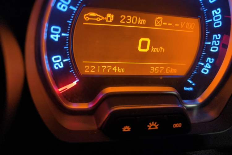 Used Citroen C5 2014 2.0L Automatic Luxury Edition Odometer Close Up