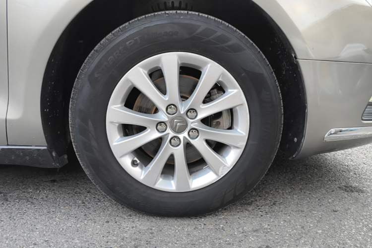 Used Citroen C5 2014 1.6T Automatic Luxury Model Right Front Wheel Hub