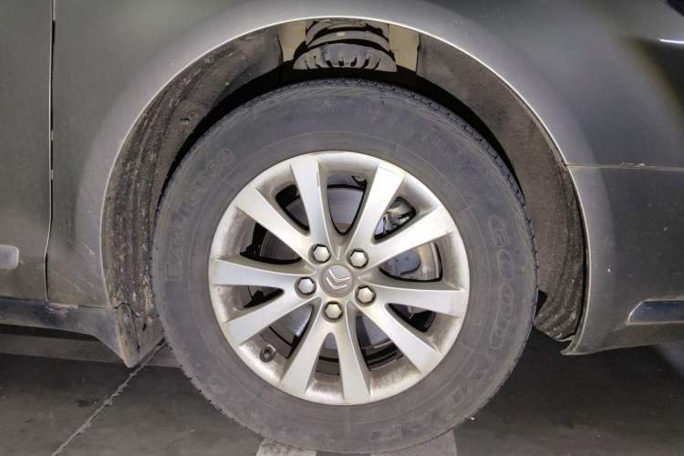 Used Citroen C5 2014 1.6T Automatic Luxury Model Right Front Wheel Hub