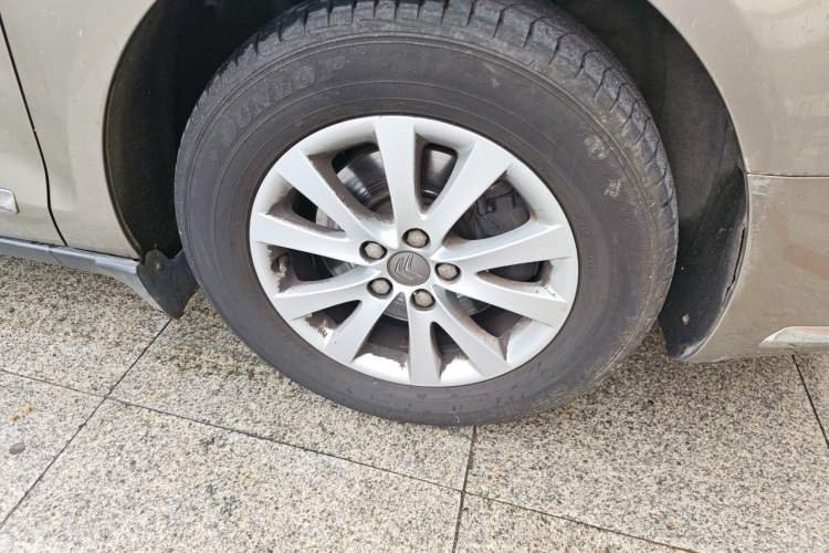 Used Citroen C5 2014 1.6T Automatic Luxury Model Right Front Wheel Hub