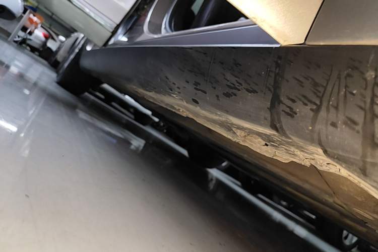 Used Citroen C5 2014 1.6T Automatic Luxury Model Right Side Sill