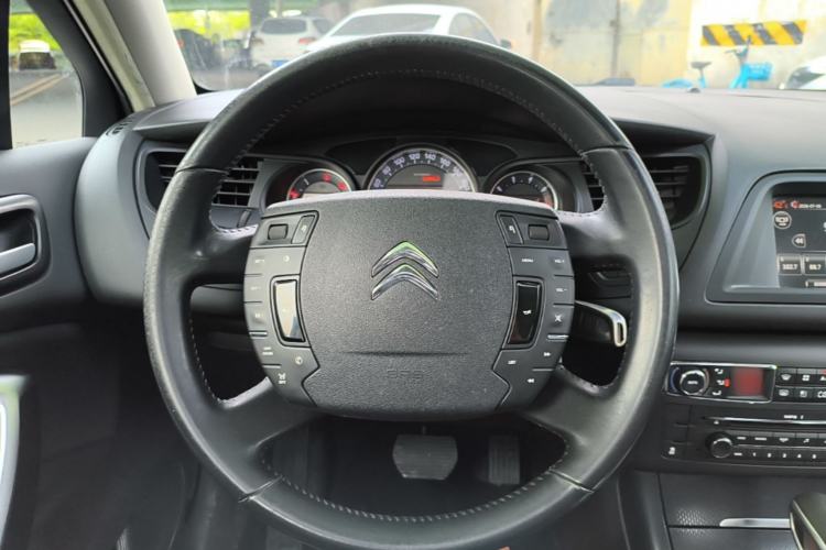 Used Citroen C5 2014 1.6T Automatic Luxury Model Steering Wheel