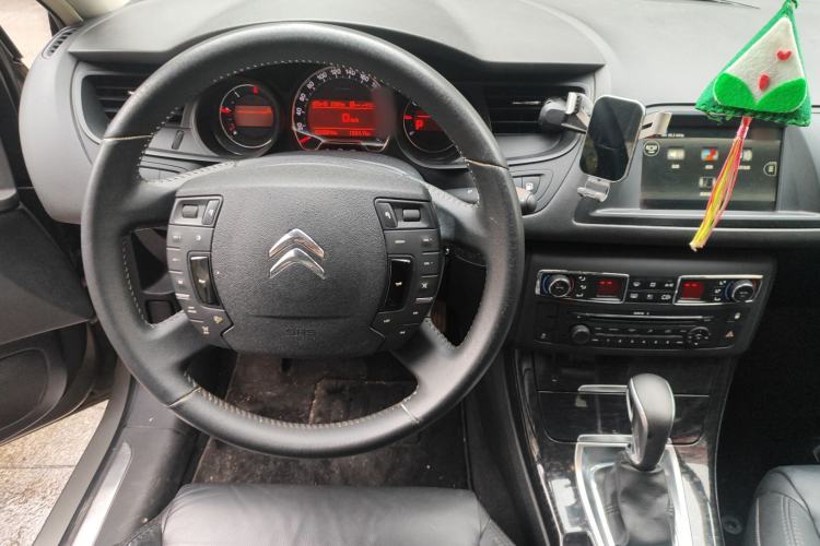 Used Citroen C5 2014 2.0L Automatic Luxury Edition Steering Wheel