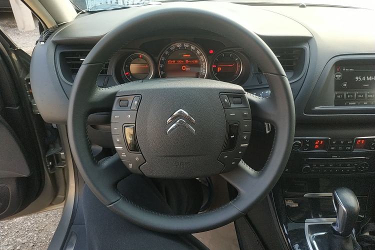 Used Citroen C5 2014 2.0L Automatic Luxury Edition Steering Wheel