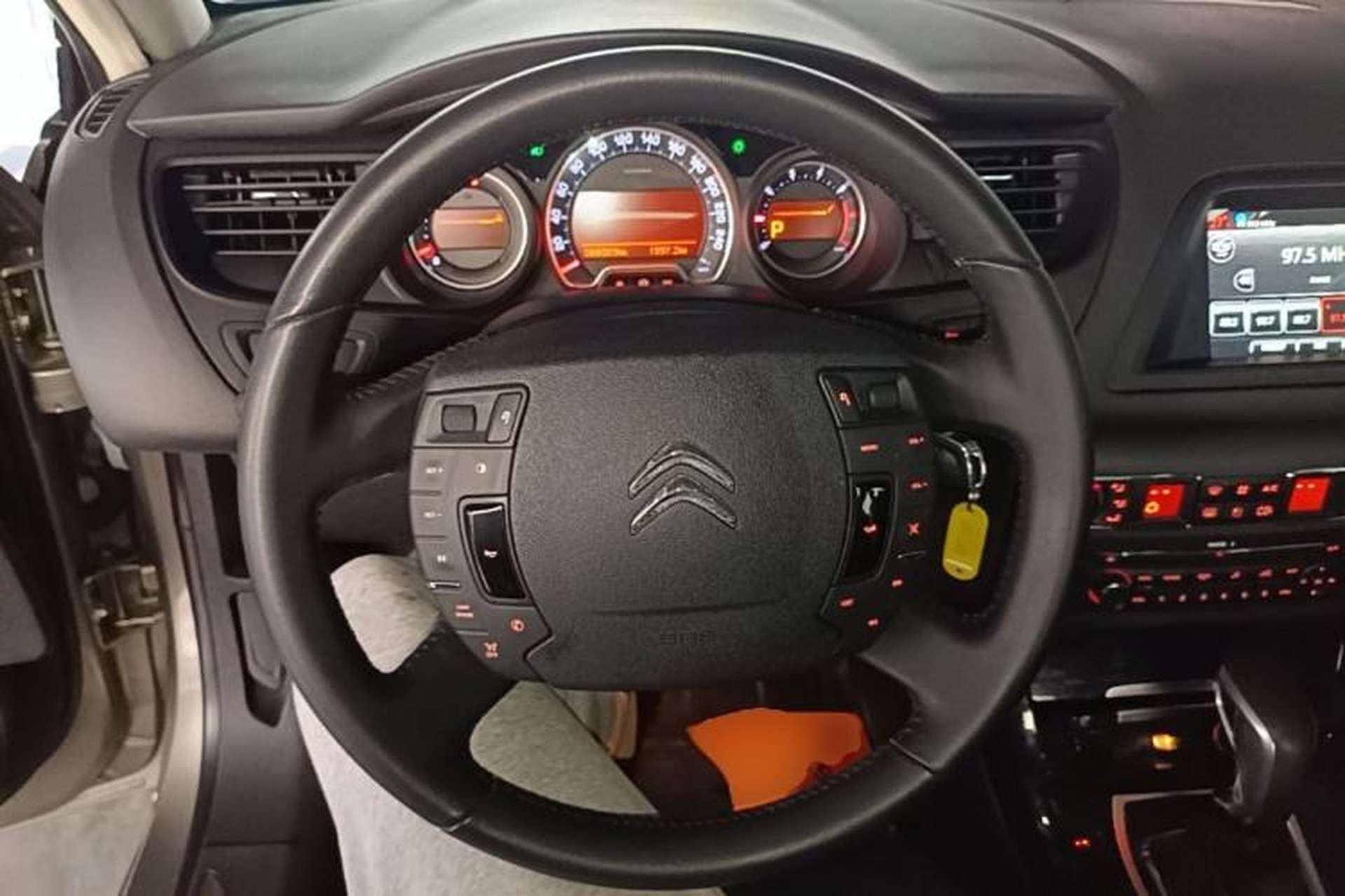 Used Citroen C5 2014 2.0L Automatic Luxury Edition Steering Wheel