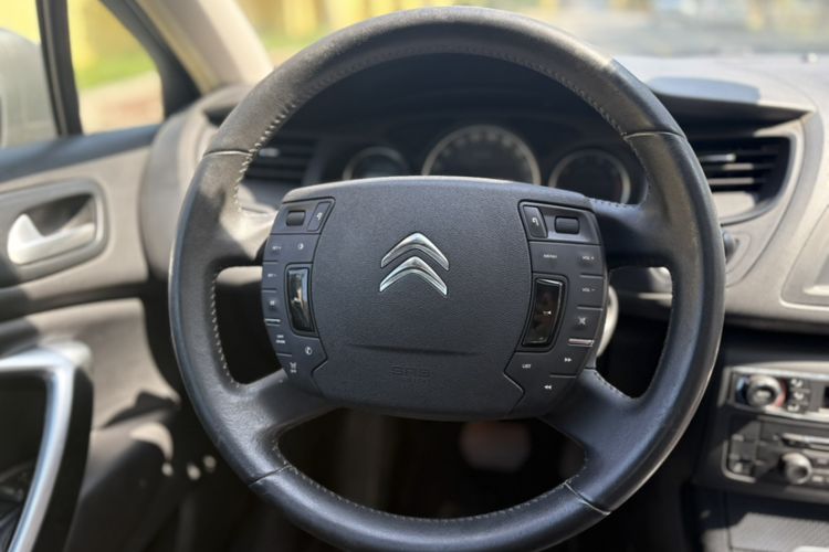 Used Citroen C5 2014 1.6T Automatic Luxury Model Steering Wheel