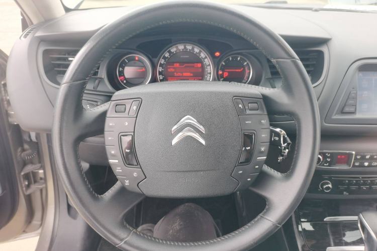 Used Citroen C5 2014 2.0L Automatic Luxury Edition Steering Wheel