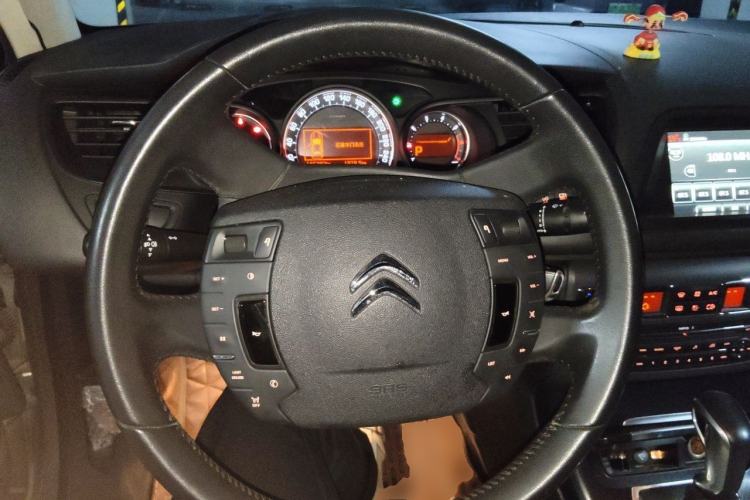 Used Citroen C5 2014 1.6T Automatic Luxury Model Steering Wheel