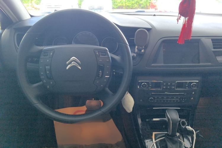 Used Citroen C5 2014 2.0L Automatic Luxury Edition Steering Wheel