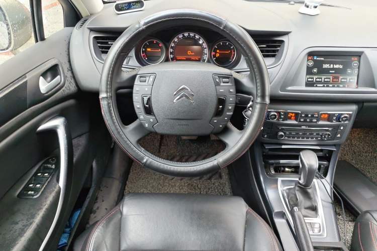 Used Citroen C5 2014 1.6T Automatic Luxury Model Steering Wheel