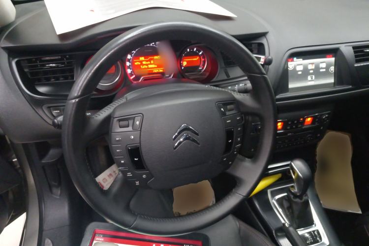 Used Citroen C5 2014 1.6T Automatic Luxury Model Steering Wheel