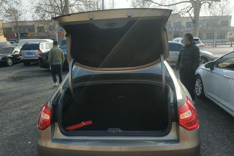 Used Citroen C5 2014 2.0L Automatic Luxury Edition Trunk