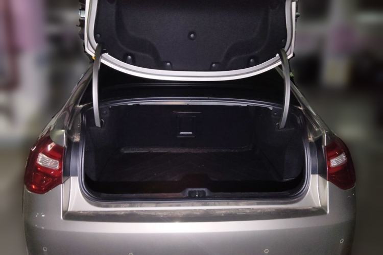 Used Citroen C5 2014 1.6T Automatic Luxury Model Trunk