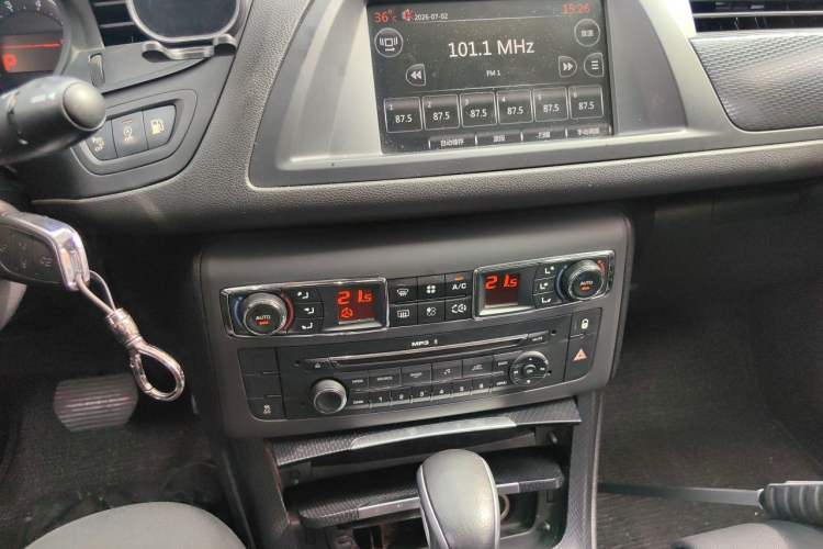 Used Citroen C5 2014 1.6T Automatic Luxury Model Audio And AC Panel