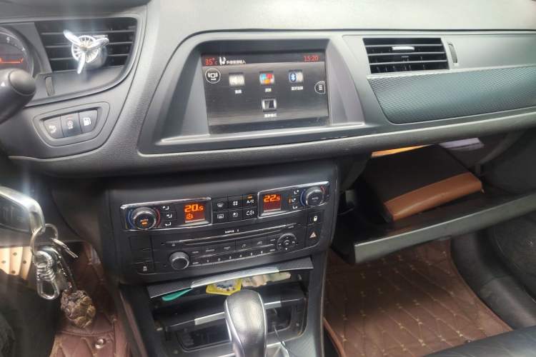 Used Citroen C5 2014 1.6T Automatic Luxury Model Audio And AC Panel