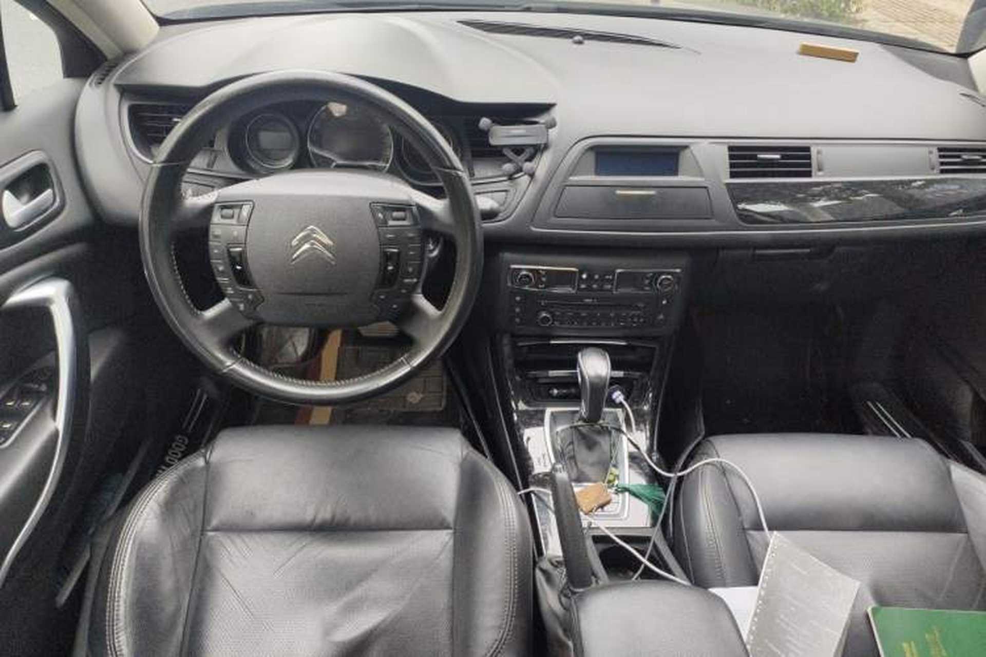 Used Citroen C5 2014 2.0L Automatic Luxury Edition Center Console