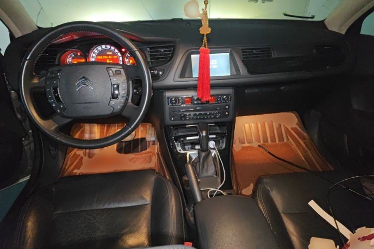 Used Citroen C5 2014 2.0L Automatic Luxury Edition Center Console