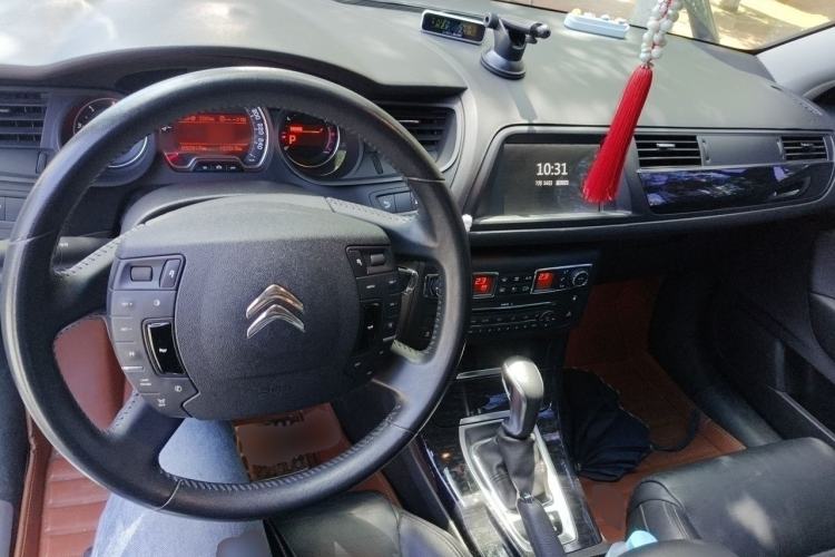 Used Citroen C5 2014 2.0L Automatic Luxury Edition Center Console