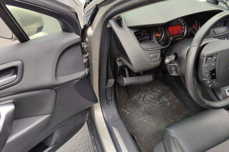 Used Citroen C5 2014 1.6T Automatic Luxury Model Driver Seat