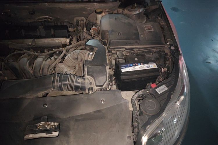 Used Citroen C5 2014 2.0L Automatic Luxury Edition Engine Bay Left