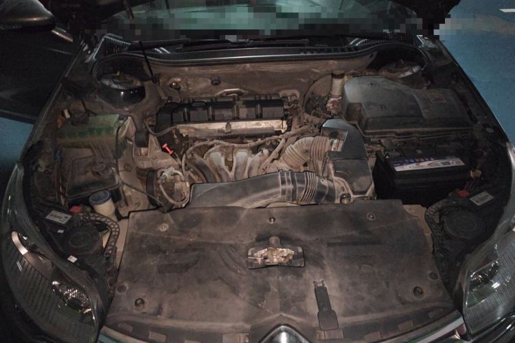 Used Citroen C5 2014 2.0L Automatic Luxury Edition Engine Bay
