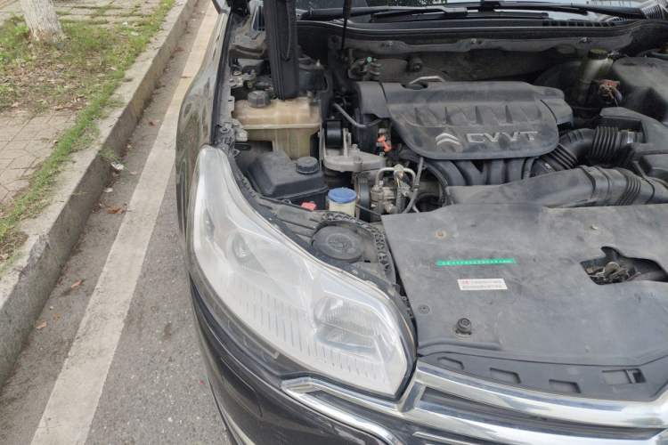 Used Citroen C5 2014 2.0L Automatic Luxury Edition Engine Bay Right