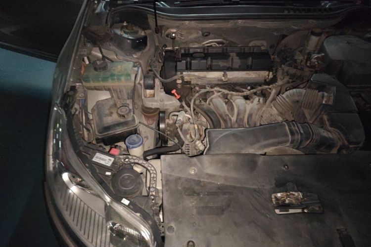 Used Citroen C5 2014 2.0L Automatic Luxury Edition Engine Bay Right