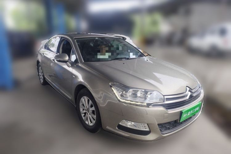 Used Citroen C5 2014 1.6T Automatic Luxury Model Front Right 45 Deg