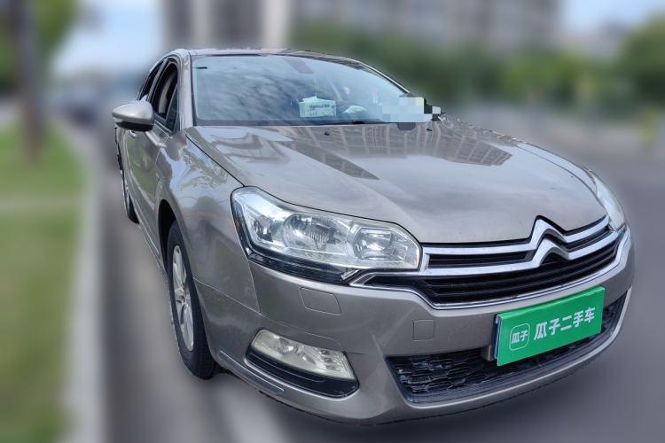 Used Citroen C5 2014 1.6T Automatic Luxury Model Front Right 45 Deg