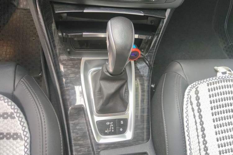 Used Citroen C5 2014 2.0L Automatic Luxury Edition Gear Lever