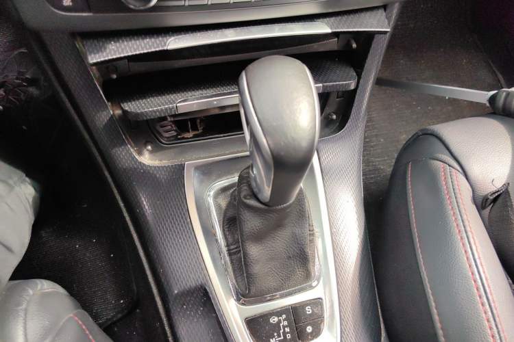 Used Citroen C5 2014 1.6T Automatic Luxury Model Gear Lever