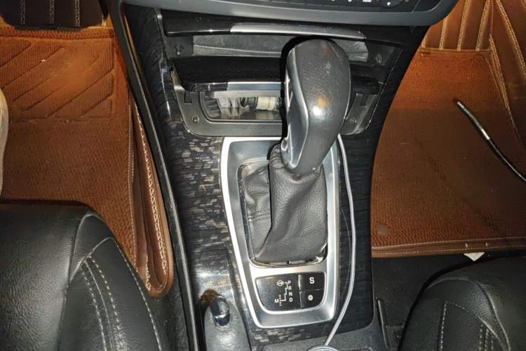 Used Citroen C5 2014 2.0L Automatic Luxury Edition Gear Lever