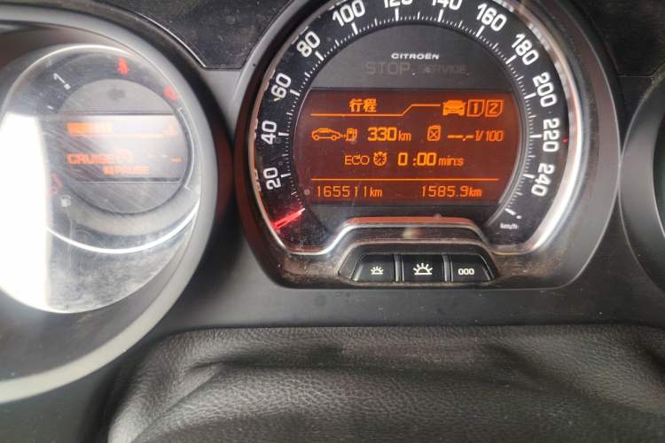 Used Citroen C5 2014 1.6T Automatic Luxury Model Odometer Close Up