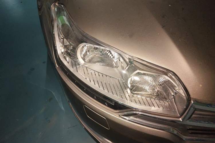 Used Citroen C5 2014 2.0L Automatic Luxury Edition Right Front Headlight