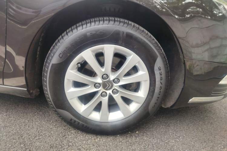 Used Citroen C5 2014 1.6T Automatic Luxury Model Right Front Wheel Hub