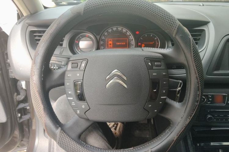 Used Citroen C5 2014 2.0L Automatic Luxury Edition Steering Wheel
