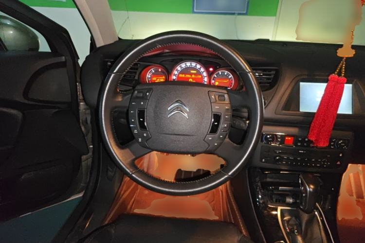 Used Citroen C5 2014 2.0L Automatic Luxury Edition Steering Wheel