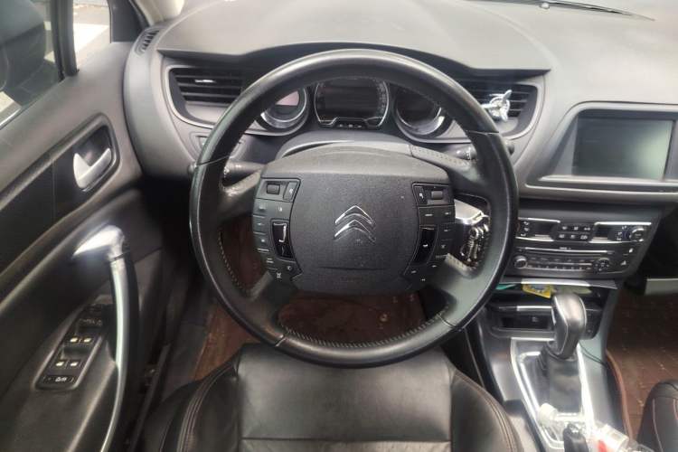 Used Citroen C5 2014 1.6T Automatic Luxury Model Steering Wheel
