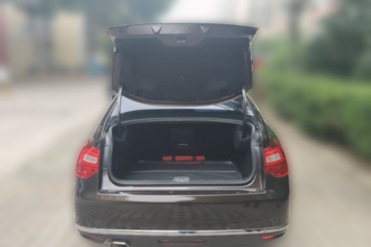 Used Citroen C5 2014 2.0L Automatic Luxury Edition Trunk