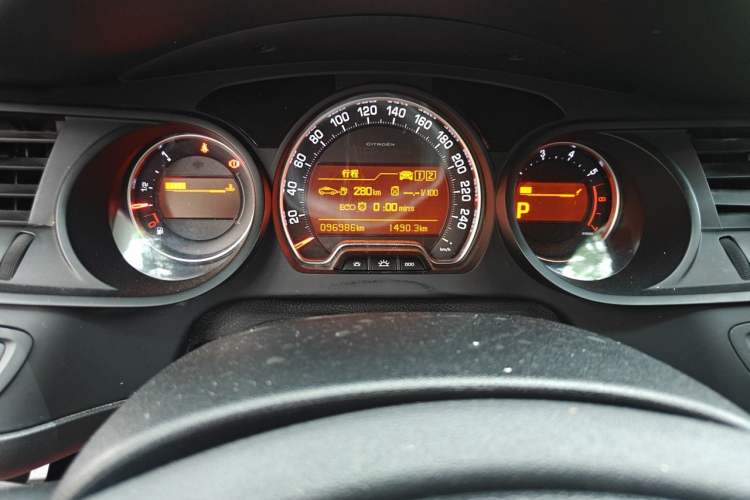 Used Citroen C5 2014 1.6T Automatic Luxury Model Instrument Cluster