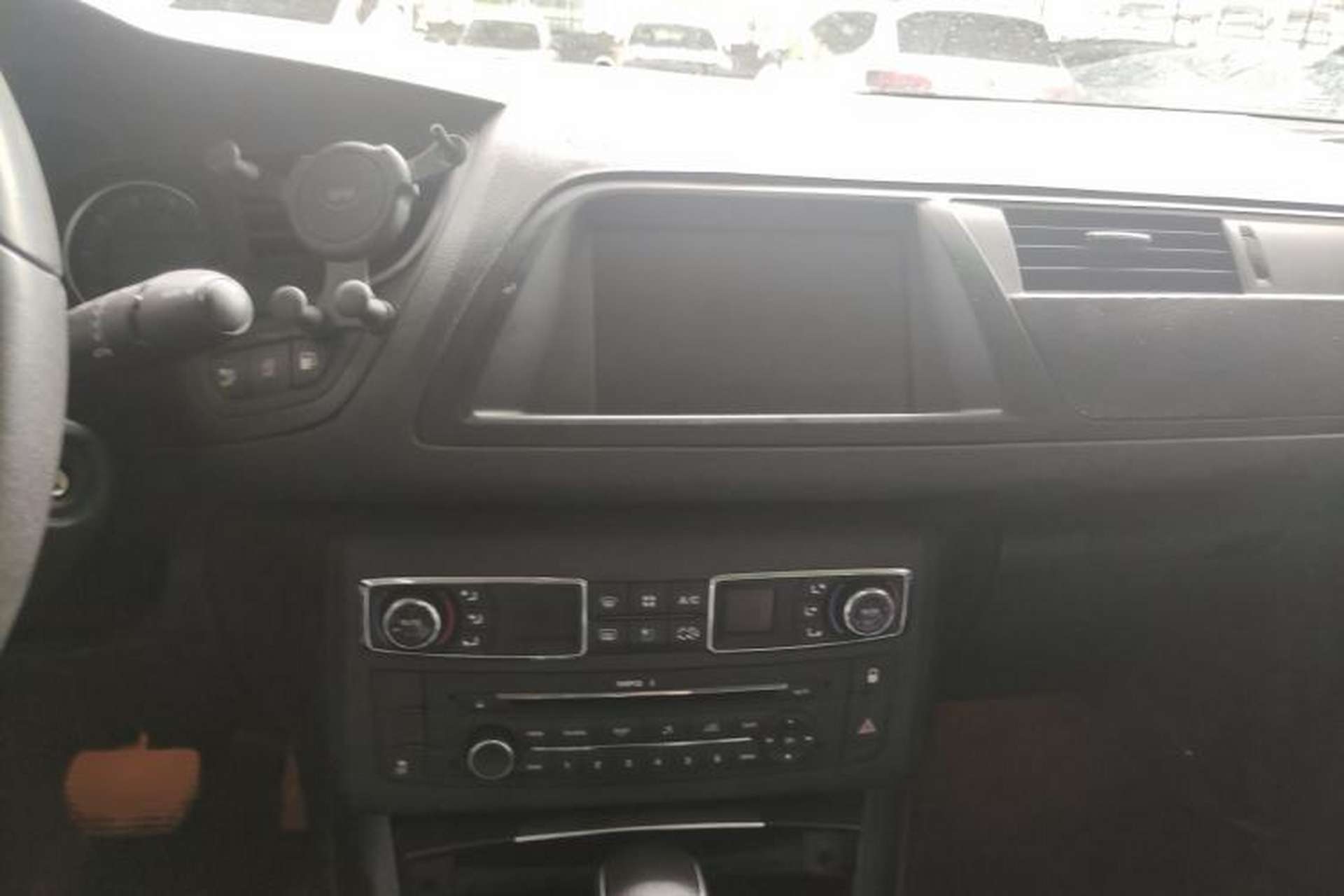 Used Citroen C5 2014 1.6T Automatic Luxury Model Audio And AC Panel